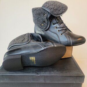 NEW Women’s Diva Lounge Ankle Fur Combat Lace up Boots Low Heel Black Size 6